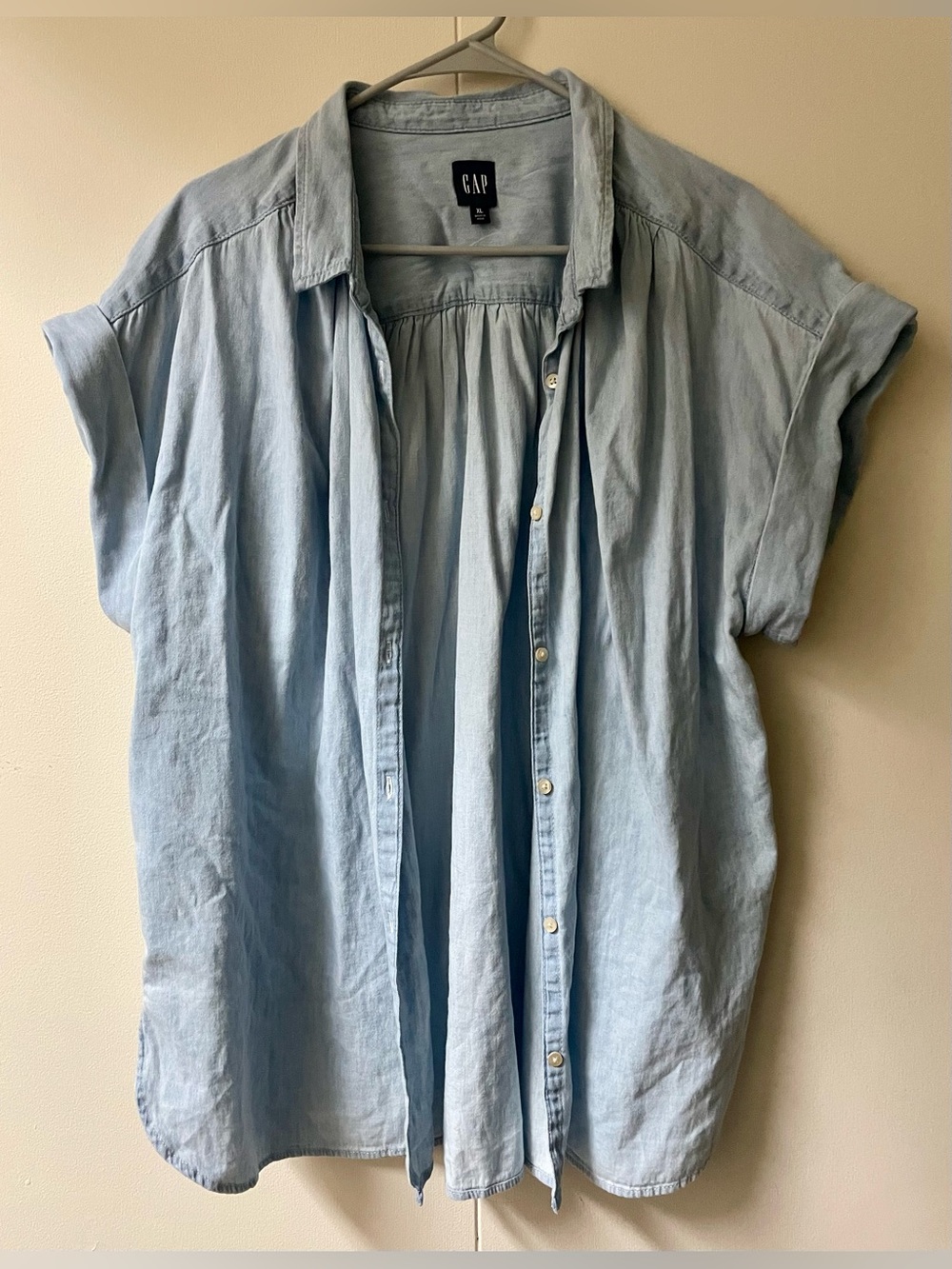 Gap button down